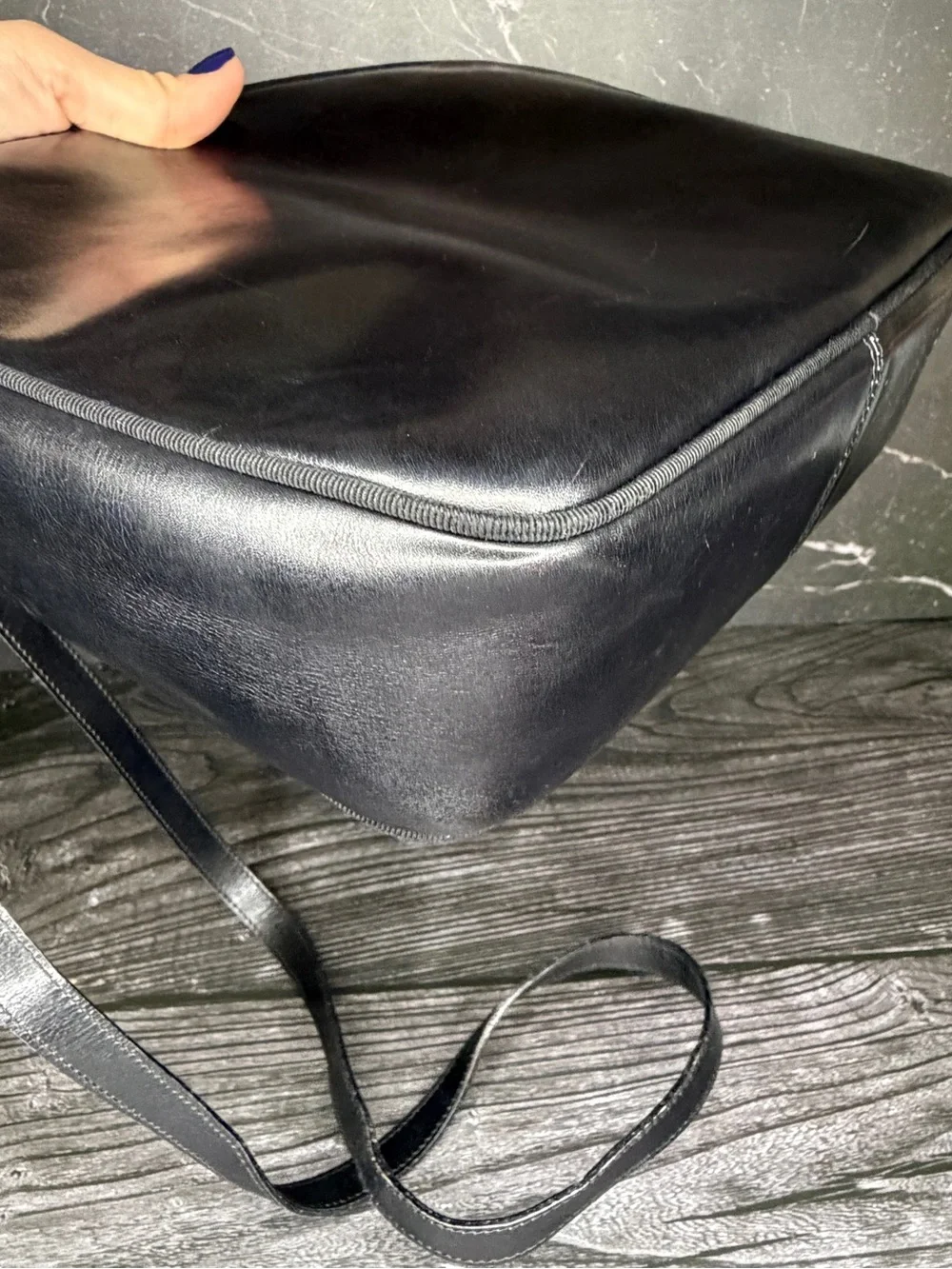 Salvatore Ferragamo Vintage Black Leather Shoulder Bag | Gold Vara Bow